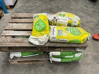 Partij voeg en zandcement - afbeelding 1 van  3