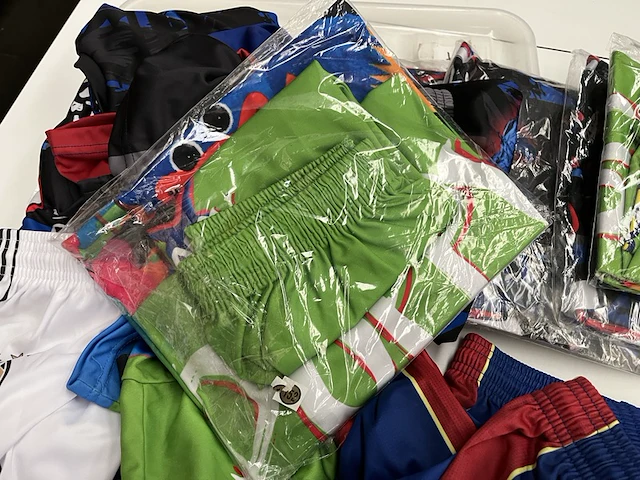 Partij (voetbal)shirts en broeken voor kinderen - afbeelding 5 van  15