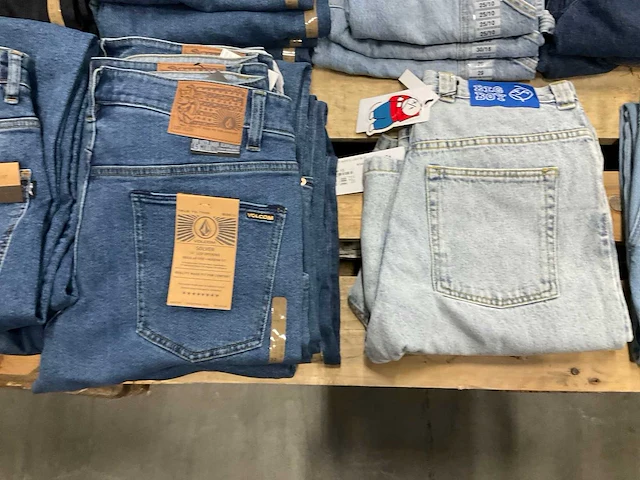 Partij volcom/polar/s oliver enz. jeans (81x) - afbeelding 11 van  12