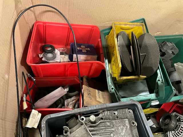 Partij ( vracht) auto onderdelen - afbeelding 9 van  10