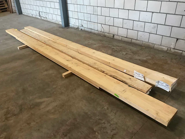 Partij vuren planken en balken 390-600 cm - afbeelding 1 van  9