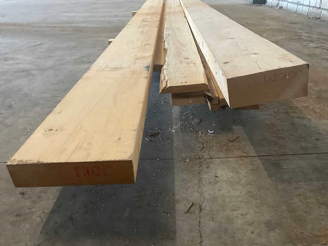 Partij vuren planken en balken 390-600 cm - afbeelding 9 van  9