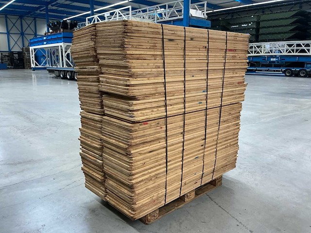 Partij vuren/grenenhout kaasplanken 166x42x2cm ( 600 stuks ) reclaimd wood. - afbeelding 2 van  9