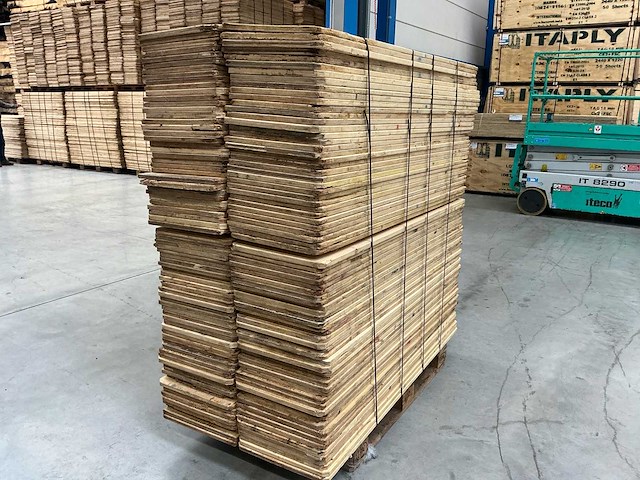 Partij vuren/grenenhout kaasplanken 166x42x2cm ( 600 stuks ) reclaimd wood. - afbeelding 6 van  9