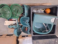 Partij waterbakken en vlotterballen e.d. - afbeelding 1 van  15