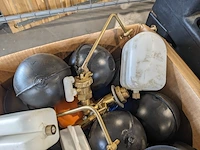 Partij waterbakken en vlotterballen e.d. - afbeelding 11 van  15