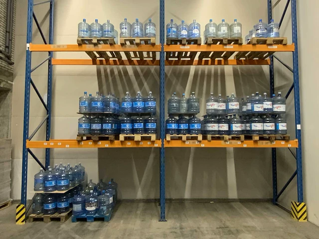 Partij waterkoeler flessen - circa: 165 stuks - afbeelding 1 van  6