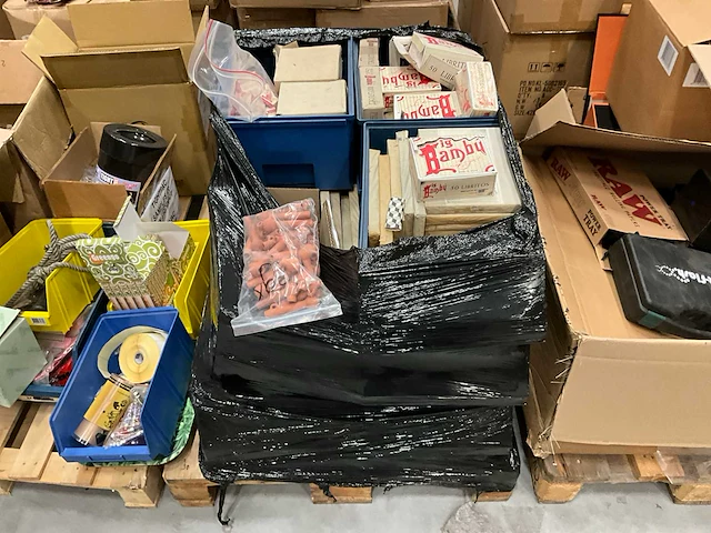 Partij waterpijponderdelen, vloeipapier en diversen - afbeelding 11 van  15