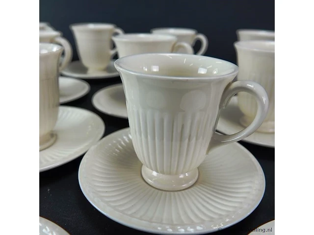 Partij wedgwood kop en schotels - afbeelding 4 van  5