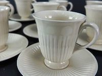 Partij wedgwood kop en schotels - afbeelding 4 van  5