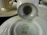 Partij wedgwood kop en schotels - afbeelding 5 van  5
