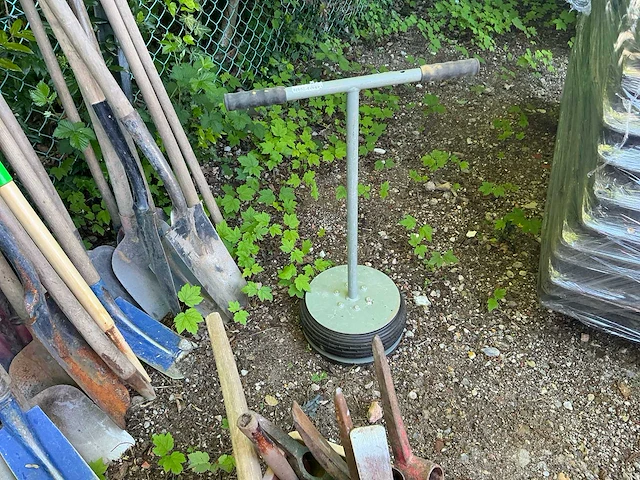 Partij wegenbouw/tuingereedschap - afbeelding 3 van  5