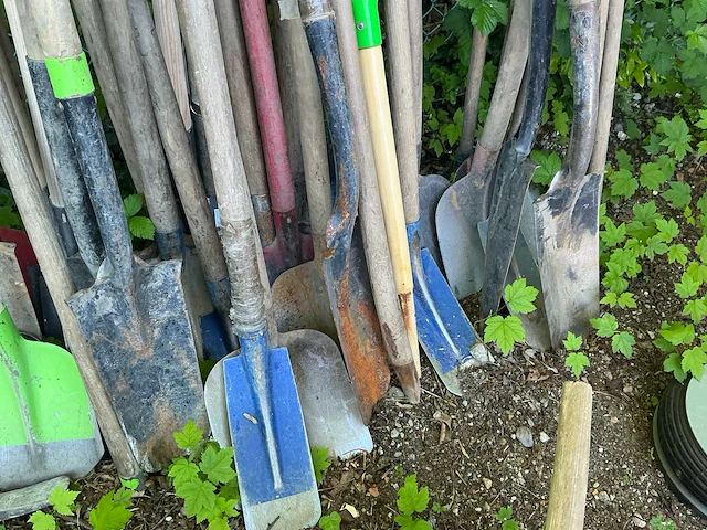 Partij wegenbouw/tuingereedschap - afbeelding 5 van  5