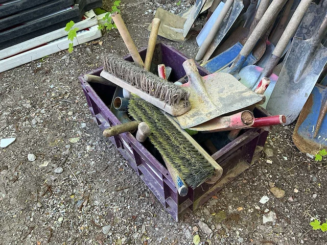 Partij wegenbouw/tuingereedschap - afbeelding 2 van  3