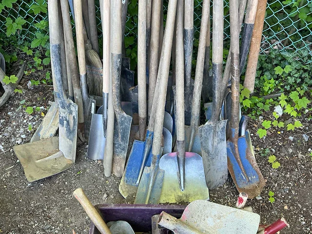 Partij wegenbouw/tuingereedschap - afbeelding 3 van  3
