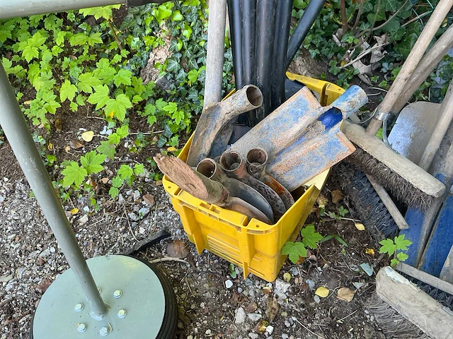 Partij wegenbouw/tuingereedschap - afbeelding 3 van  6