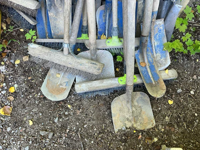 Partij wegenbouw/tuingereedschap - afbeelding 6 van  6