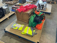 Partij werkkleding en diversen - afbeelding 1 van  6