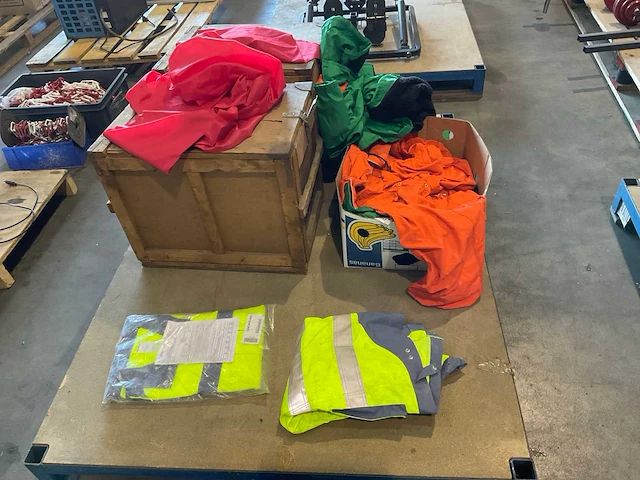 Partij werkkleding en diversen - afbeelding 4 van  6