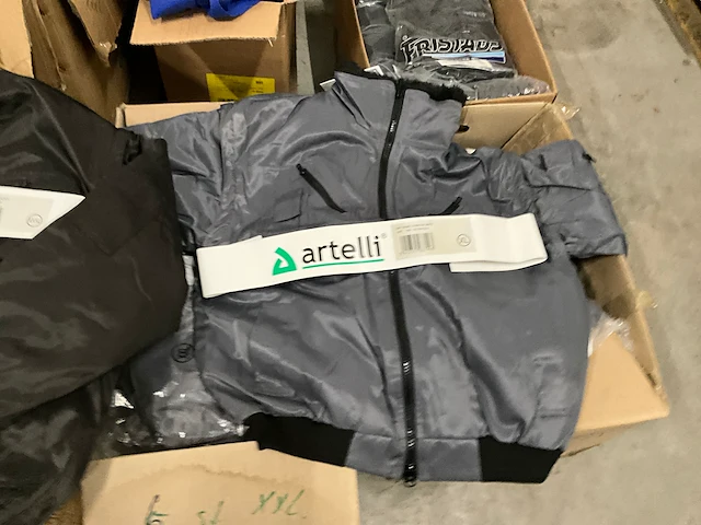 Partij werkkleding o.d artelli, pro job en fristad circa 125 stuks - afbeelding 4 van  9