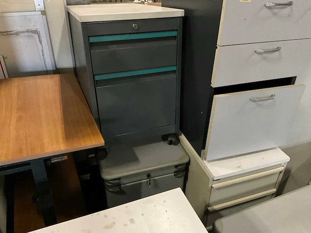 Partij werkplaats- archiefkasten, ladeblokken en toebehoren - afbeelding 13 van  13