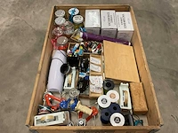 Partij winkel benodigdheden - afbeelding 1 van  6