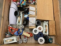Partij winkel benodigdheden - afbeelding 2 van  6
