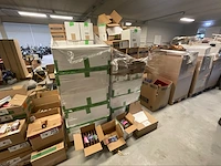Partij winkelbenodigheden - afbeelding 1 van  11