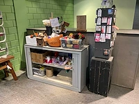 Partij winkelinventaris met decoratiemateriaal - afbeelding 9 van  15