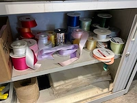 Partij winkelinventaris met decoratiemateriaal - afbeelding 15 van  15