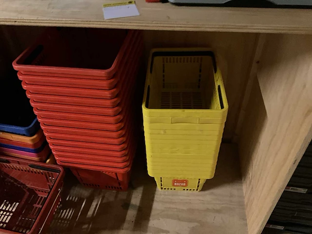 Partij winkelmandjes en vouwkratten. - afbeelding 3 van  8