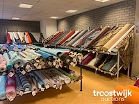 Partij winkelstellingen en presentatie tafels (c) - afbeelding 5 van  8