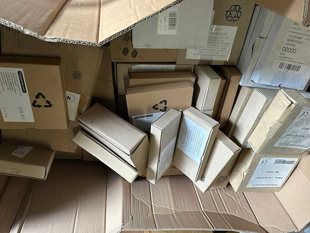 Partij witgoed onderdelen 18 pallets o.a bosch smeg en kupperbusch - afbeelding 7 van  8