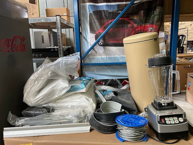 Partij w.o. blender, afvalemmer, staaldraad - afbeelding 1 van  8