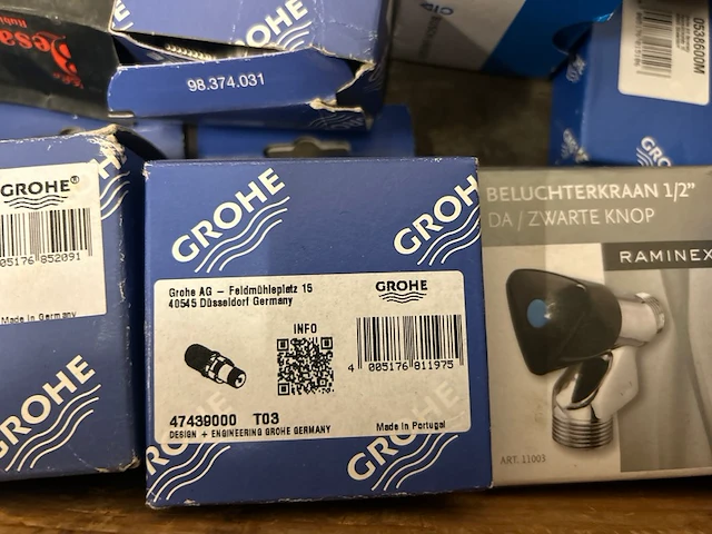 Partij w.o. dakanker, sanitair accessoires w.o. grohe, little jumbo - afbeelding 9 van  11