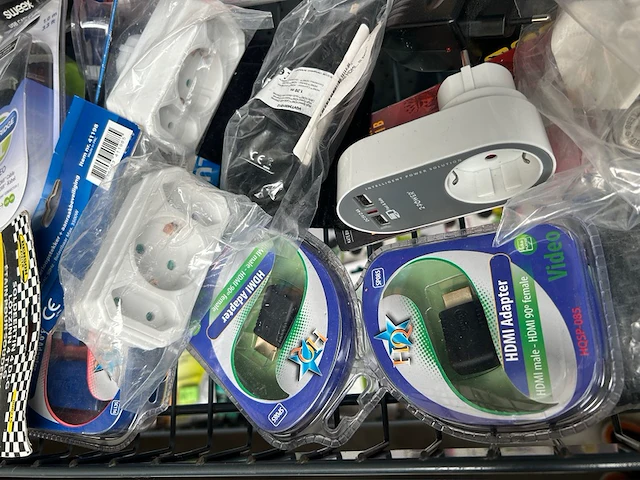 Partij w.o. stekkerdoos, usb kabel - afbeelding 5 van  6