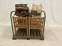 Partij woondecoratie en tuinmeubelen - afbeelding 1 van  4