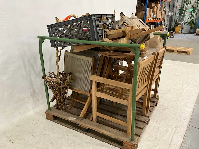 Partij woondecoratie en tuinmeubelen - afbeelding 2 van  4