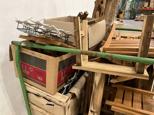 Partij woondecoratie en tuinmeubelen - afbeelding 4 van  4