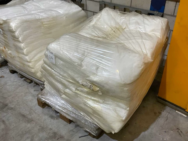 Partij zakken strooizout - afbeelding 1 van  3