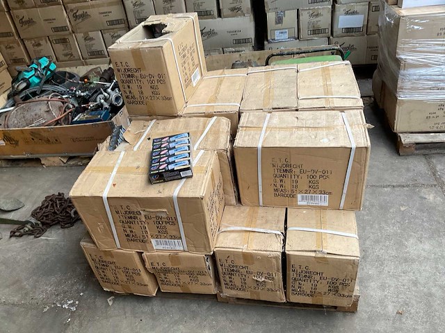 Partij zaklampen (1550x) - afbeelding 2 van  4