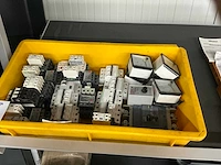 Partij zekeringautomaten en divers - afbeelding 1 van  5