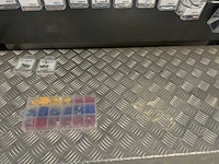 Partij zekeringen en schakelmateriaal - afbeelding 10 van  32