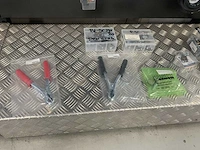 Partij zekeringen en schakelmateriaal - afbeelding 13 van  32