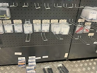 Partij zekeringen en schakelmateriaal - afbeelding 16 van  32