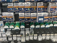 Partij zekeringen en schakelmateriaal - afbeelding 18 van  32