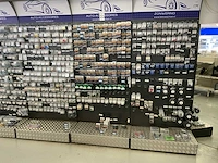 Partij zekeringen en schakelmateriaal - afbeelding 1 van  32