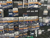 Partij zekeringen en schakelmateriaal - afbeelding 20 van  32