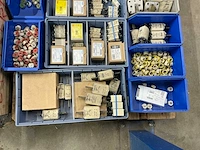 Partij zekeringen/schakelmateriaal - afbeelding 2 van  6