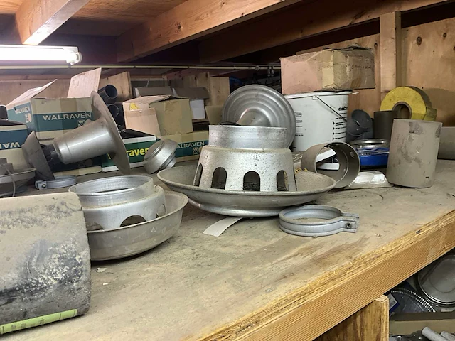 Partij zink en aluminium hwa onderdelen - afbeelding 5 van  13